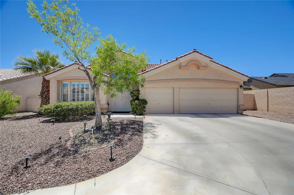 9195 Dawn Garden, Las Vegas, NV 89147