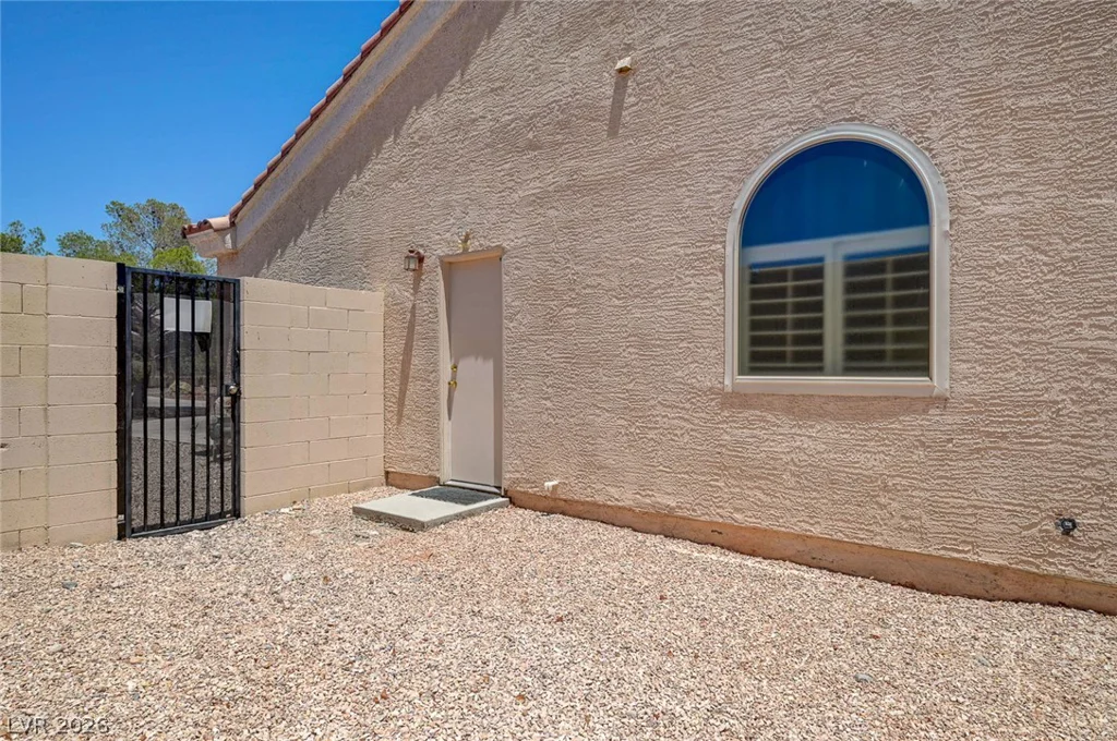 9195 Dawn Garden, Las Vegas, NV 89147