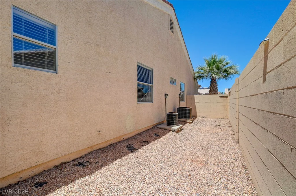9195 Dawn Garden, Las Vegas, NV 89147