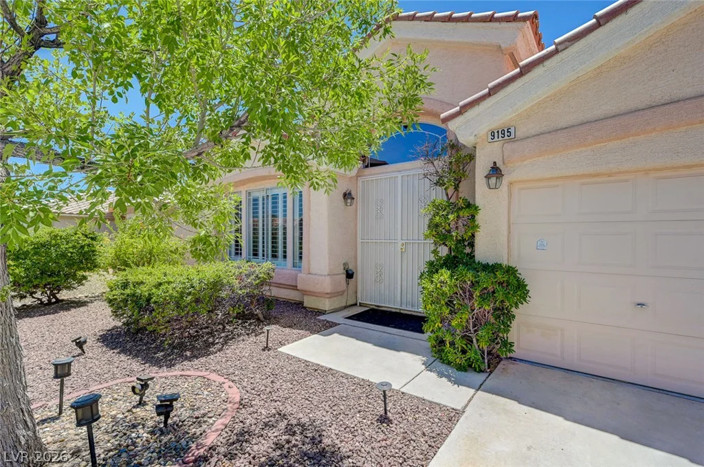 9195 Dawn Garden, Las Vegas, NV 89147