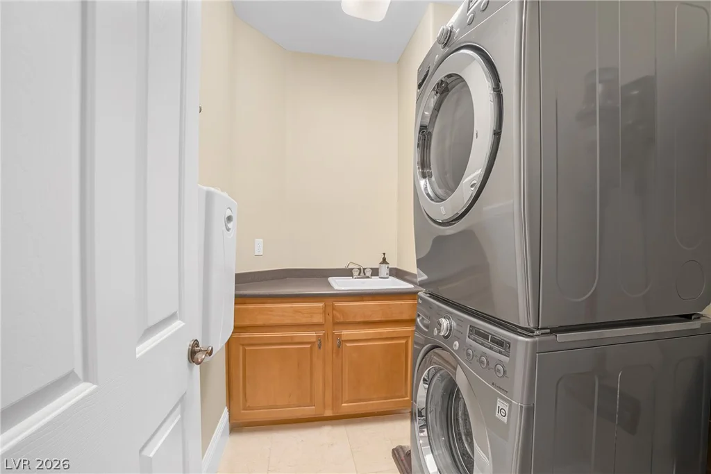 32 Cerchio Basso, Henderson, NV 89011