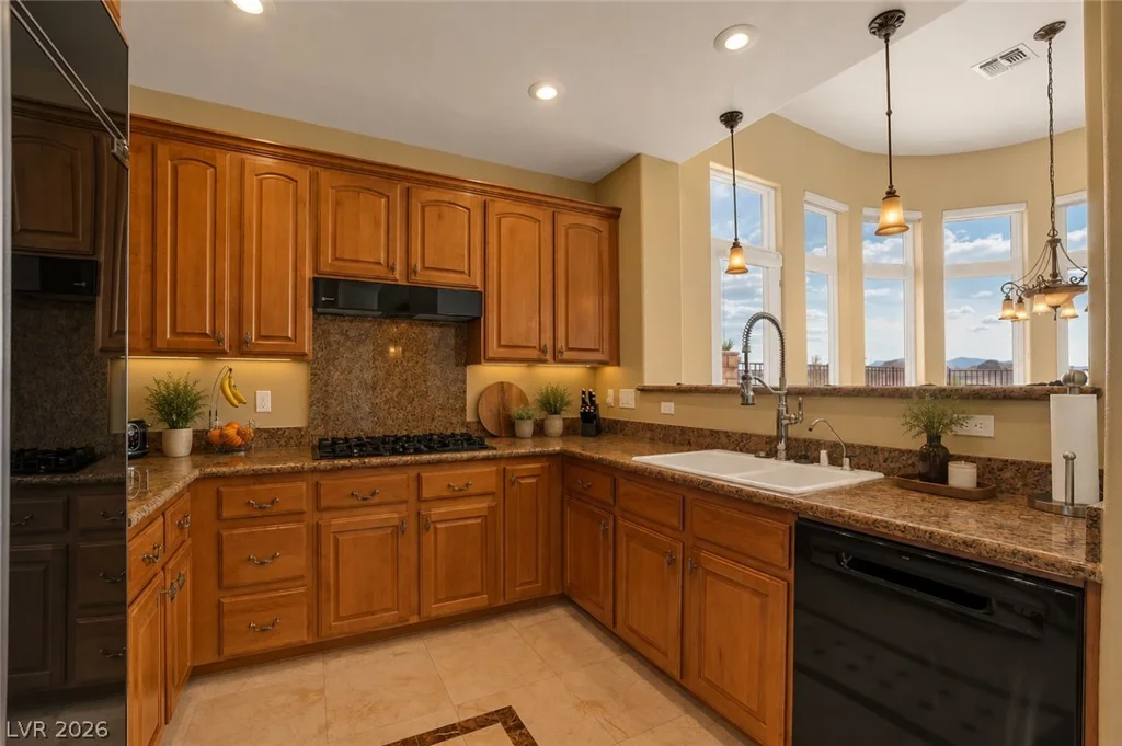 32 Cerchio Basso, Henderson, NV 89011