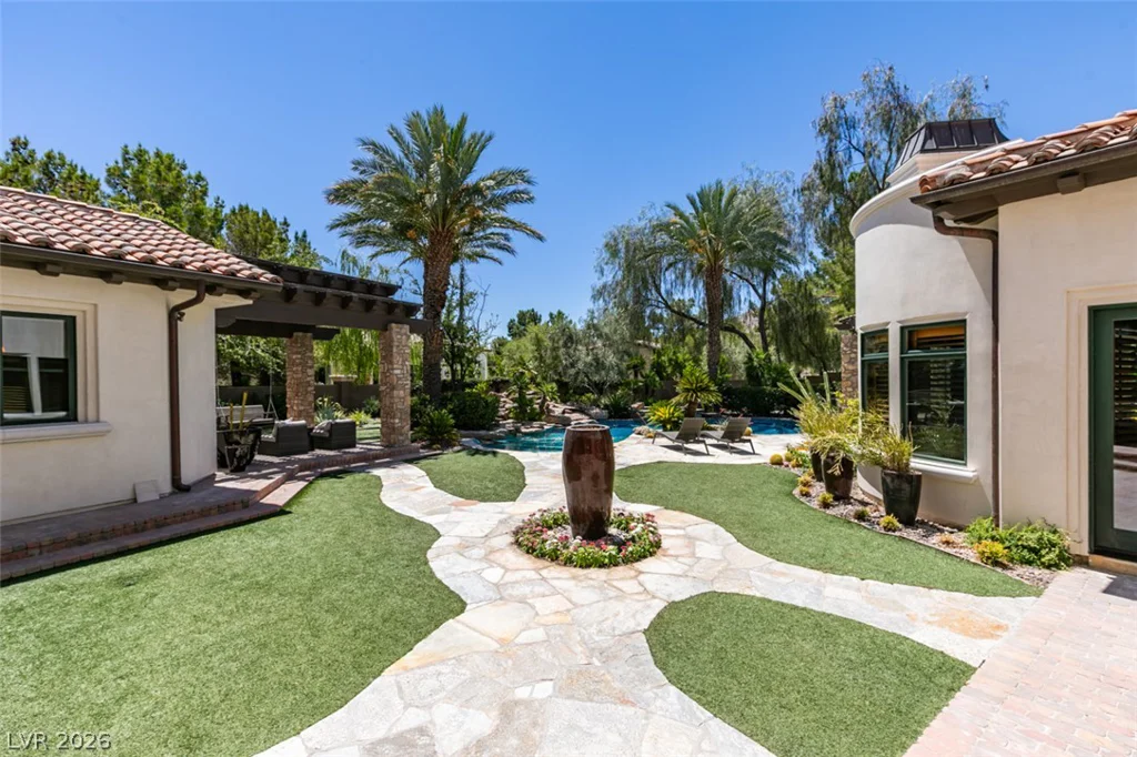 21 Olympia Hills, Las Vegas, NV 89141