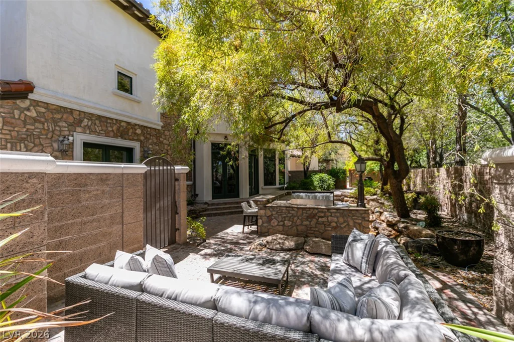 21 Olympia Hills, Las Vegas, NV 89141