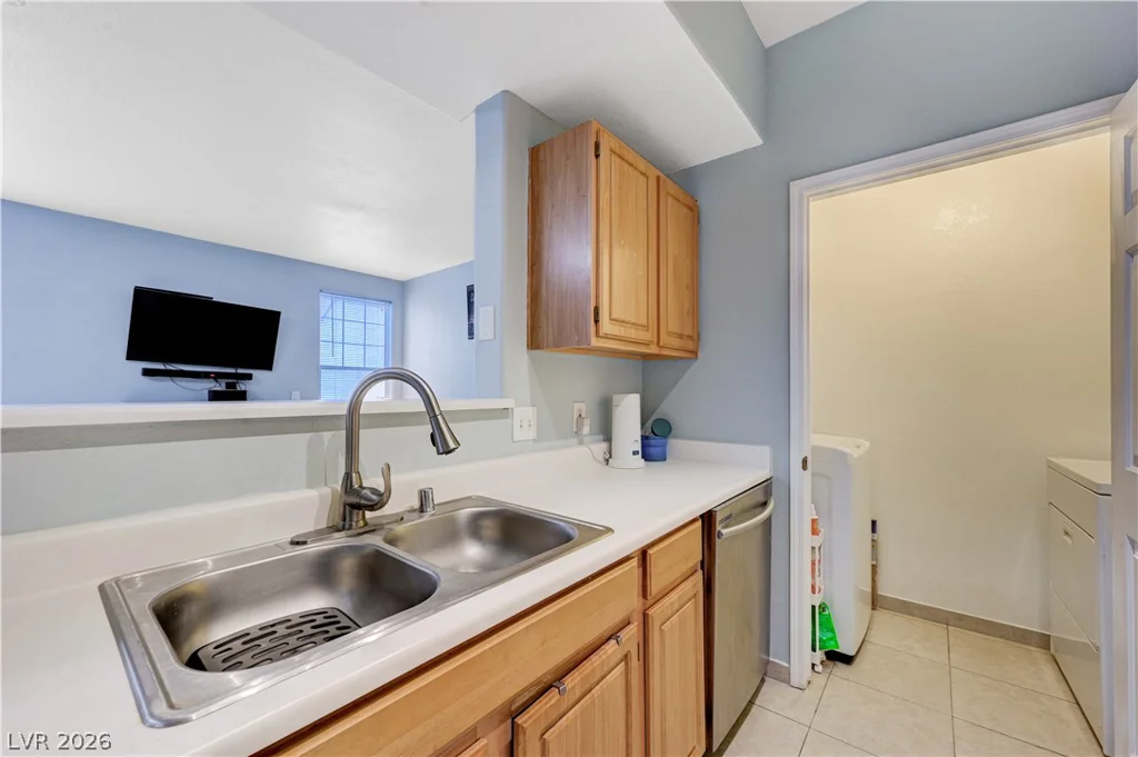 8555 Russell, Las Vegas, NV 89113
