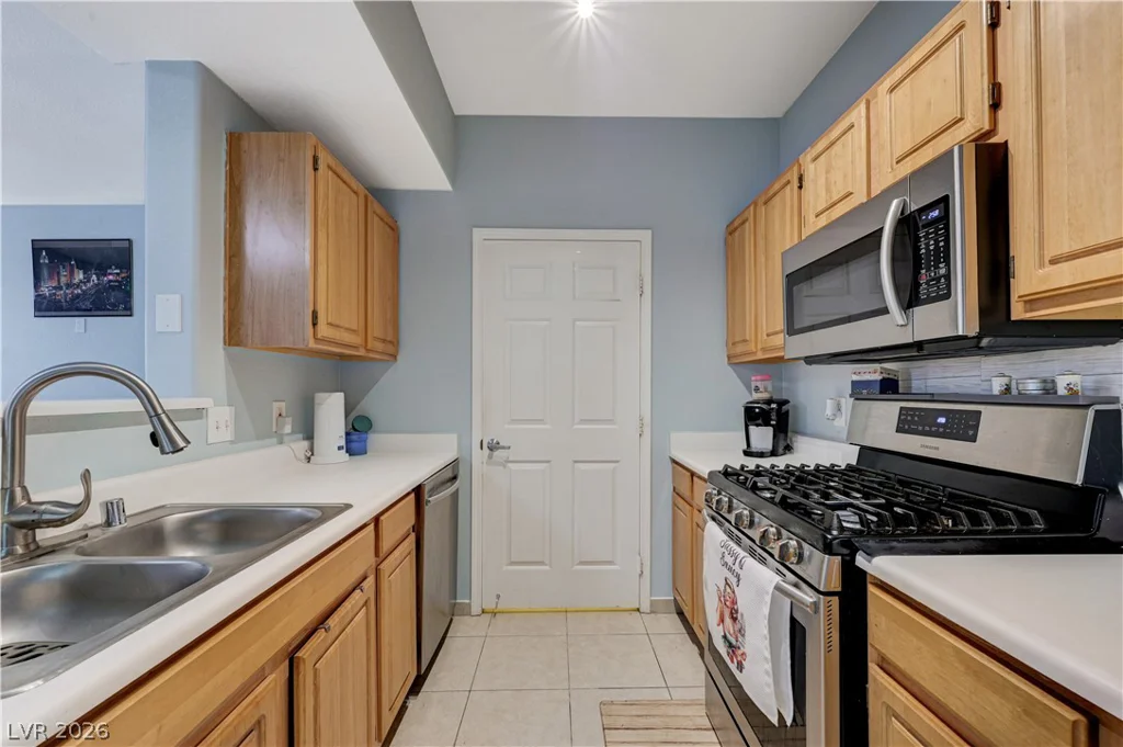 8555 Russell, Las Vegas, NV 89113