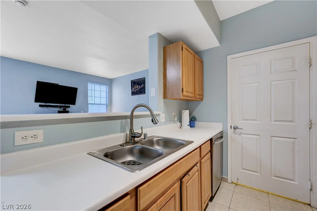 8555 Russell, Las Vegas, NV 89113