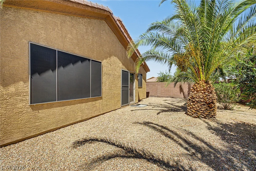 6051 Tersky, Las Vegas, NV 89122