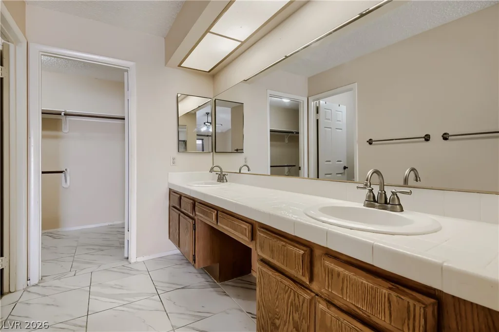 3618 Edinburgh, Las Vegas, NV 89103