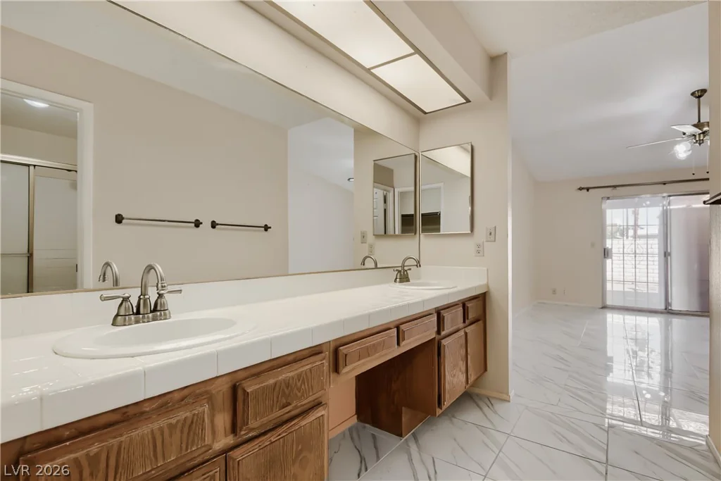 3618 Edinburgh, Las Vegas, NV 89103
