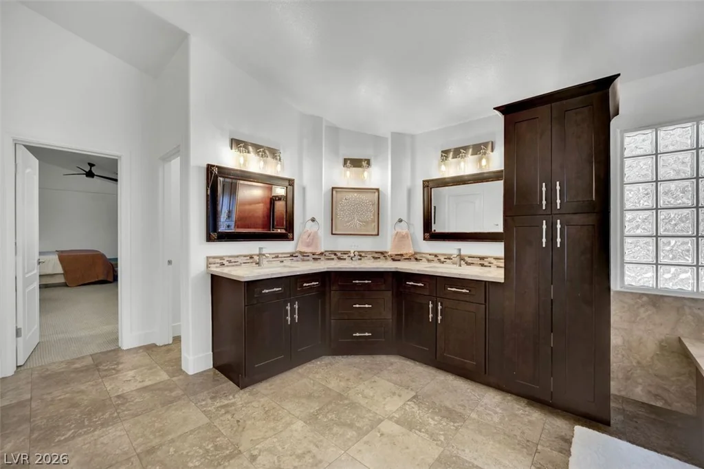 318 Doe Run, Henderson, NV 89012