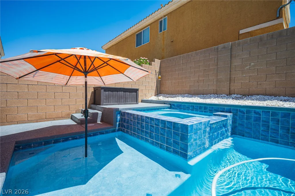 206 Fairway Woods, Las Vegas, NV 89148