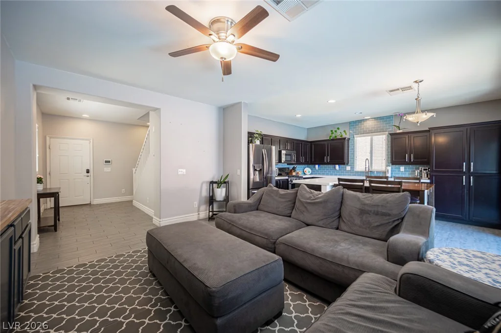 206 Fairway Woods, Las Vegas, NV 89148