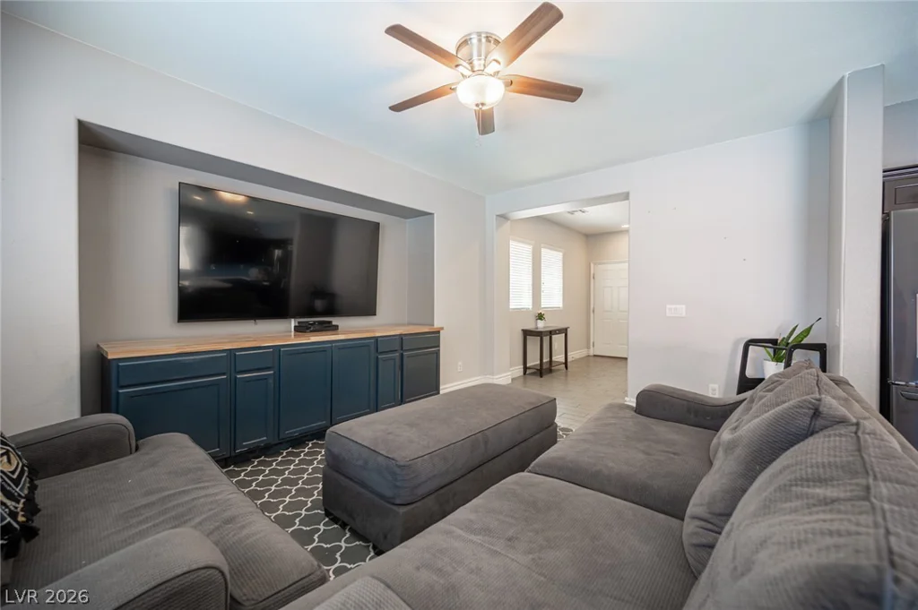 206 Fairway Woods, Las Vegas, NV 89148
