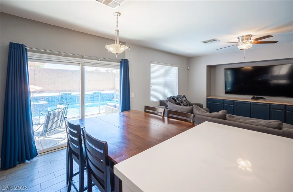 206 Fairway Woods, Las Vegas, NV 89148