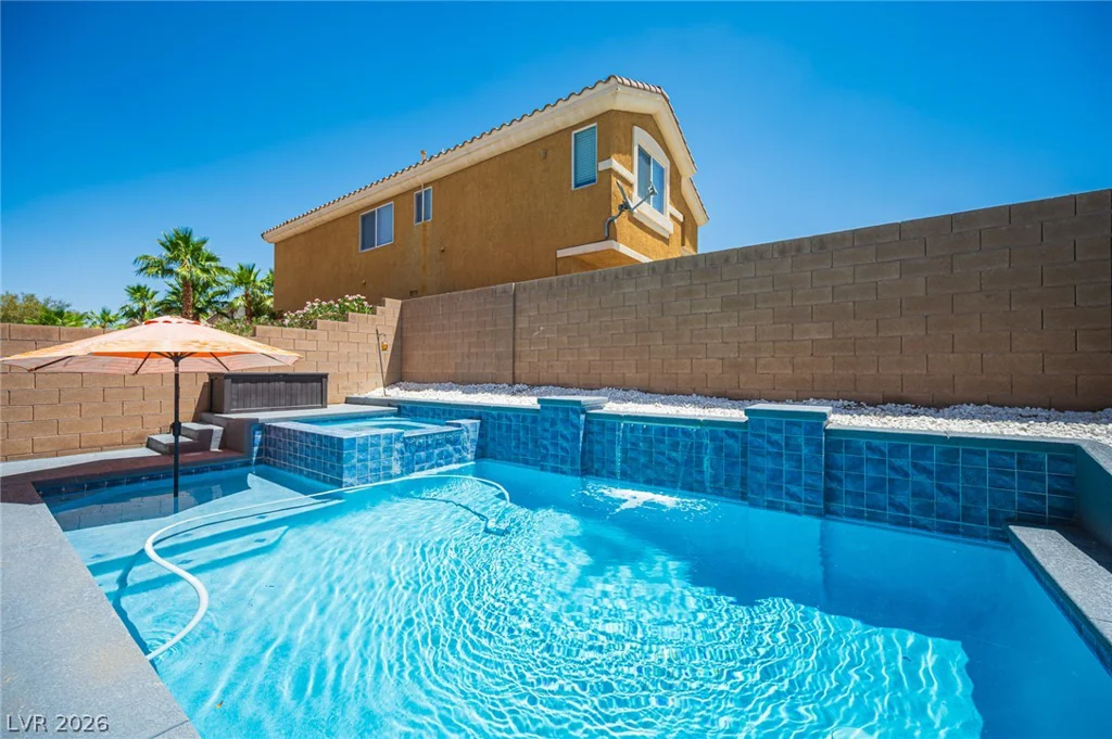 206 Fairway Woods, Las Vegas, NV 89148