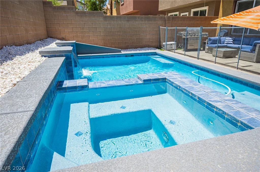 206 Fairway Woods, Las Vegas, NV 89148