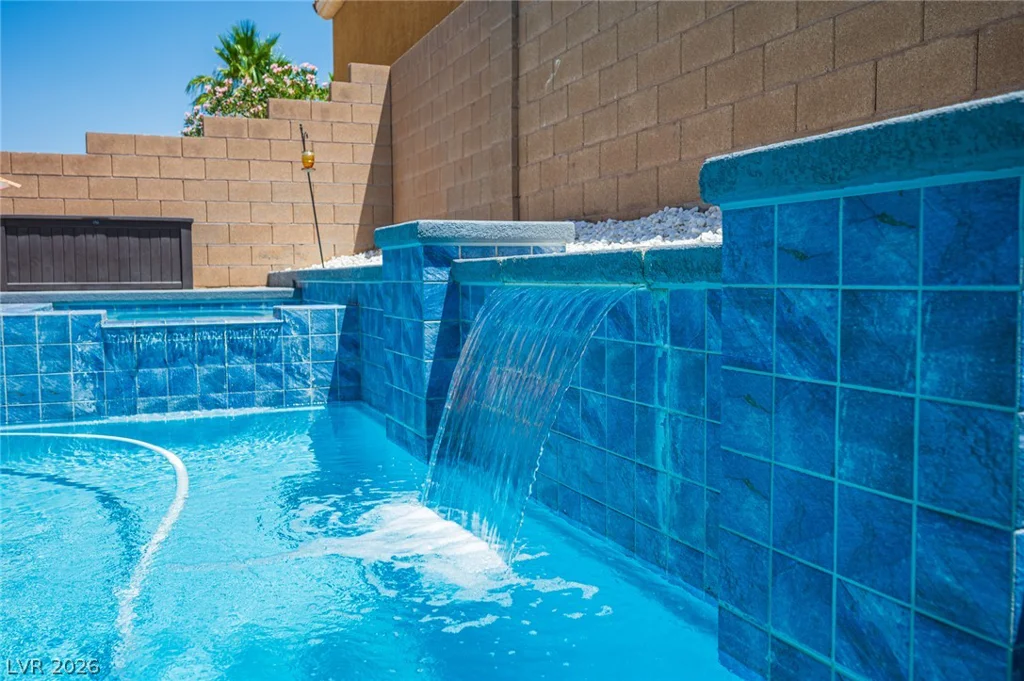 206 Fairway Woods, Las Vegas, NV 89148