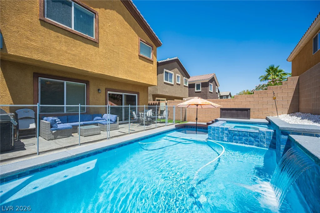 206 Fairway Woods, Las Vegas, NV 89148