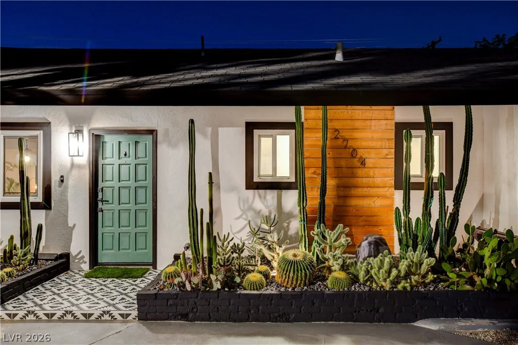 2704 Gilmary, Las Vegas, NV 89102