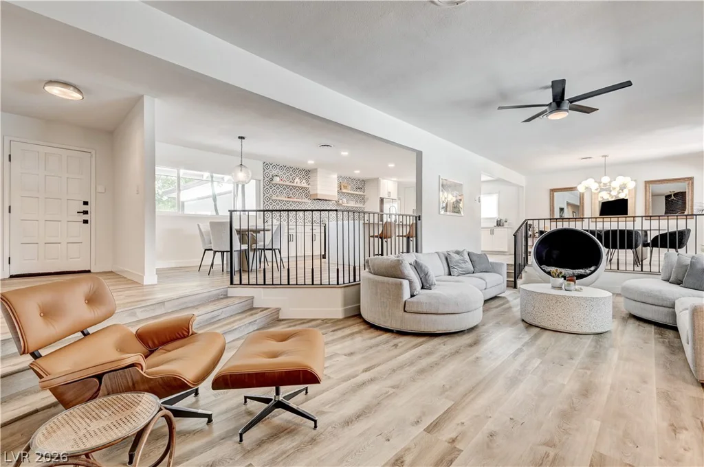 2704 Gilmary, Las Vegas, NV 89102