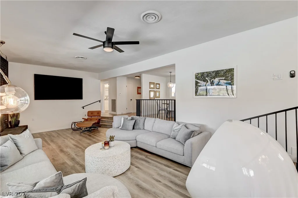 2704 Gilmary, Las Vegas, NV 89102