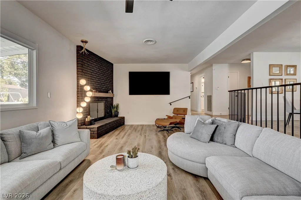 2704 Gilmary, Las Vegas, NV 89102