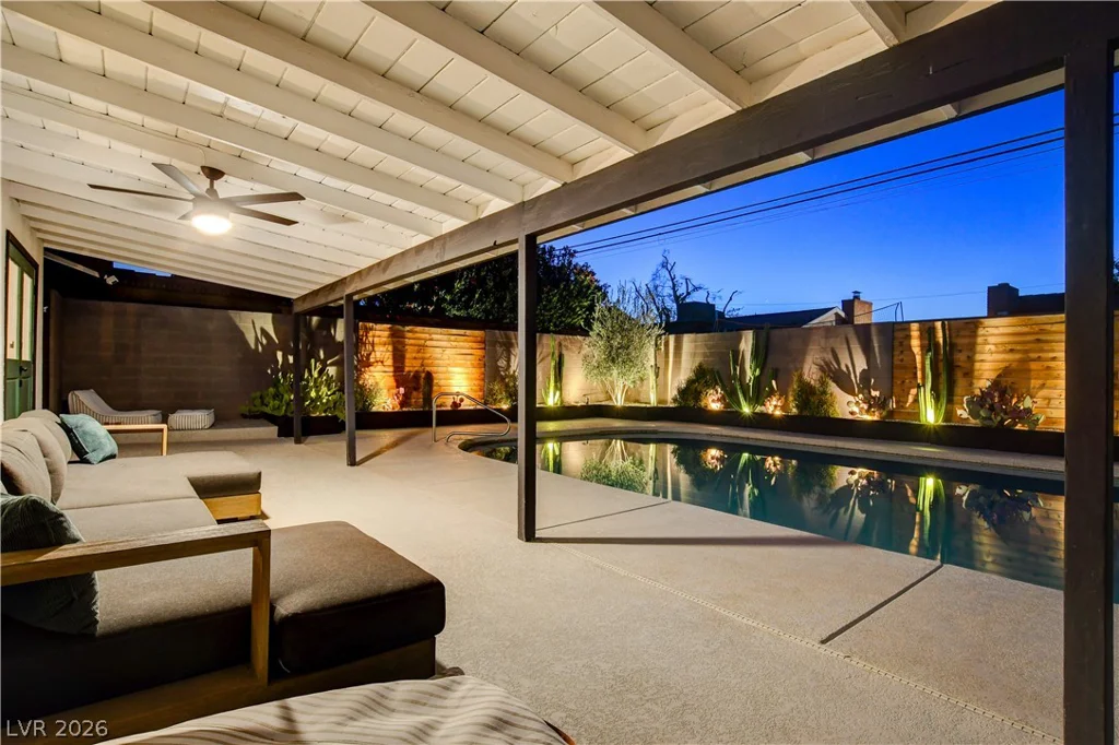 2704 Gilmary, Las Vegas, NV 89102