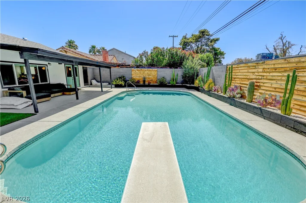 2704 Gilmary, Las Vegas, NV 89102