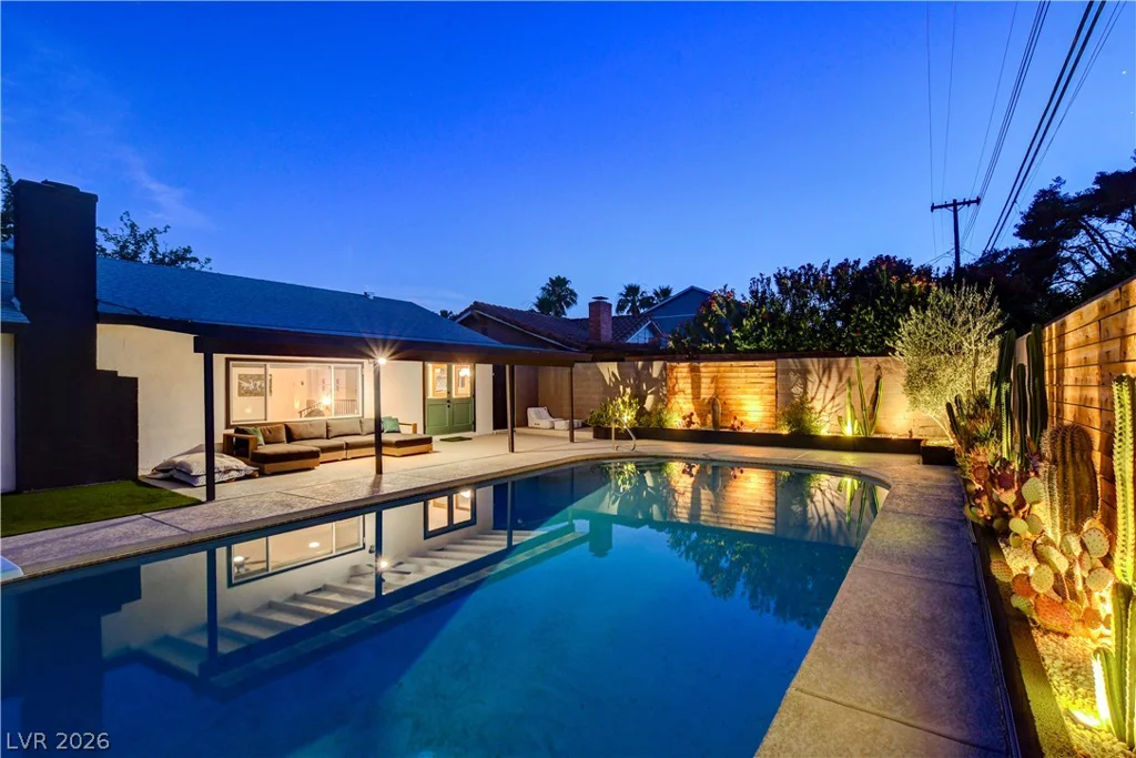 2704 Gilmary, Las Vegas, NV 89102