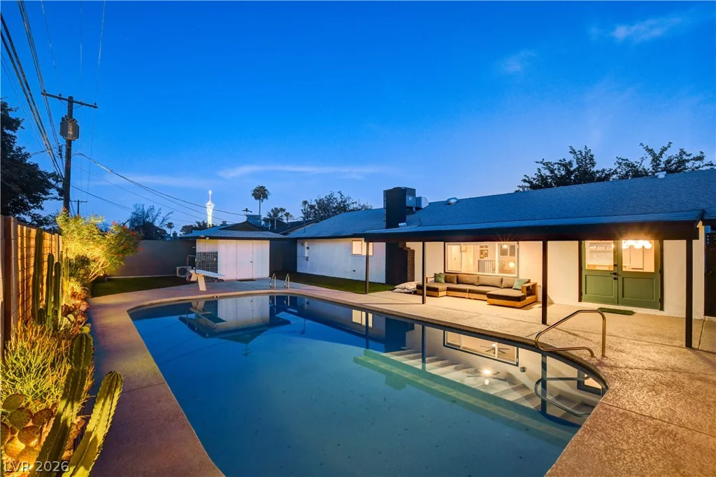 2704 Gilmary, Las Vegas, NV 89102