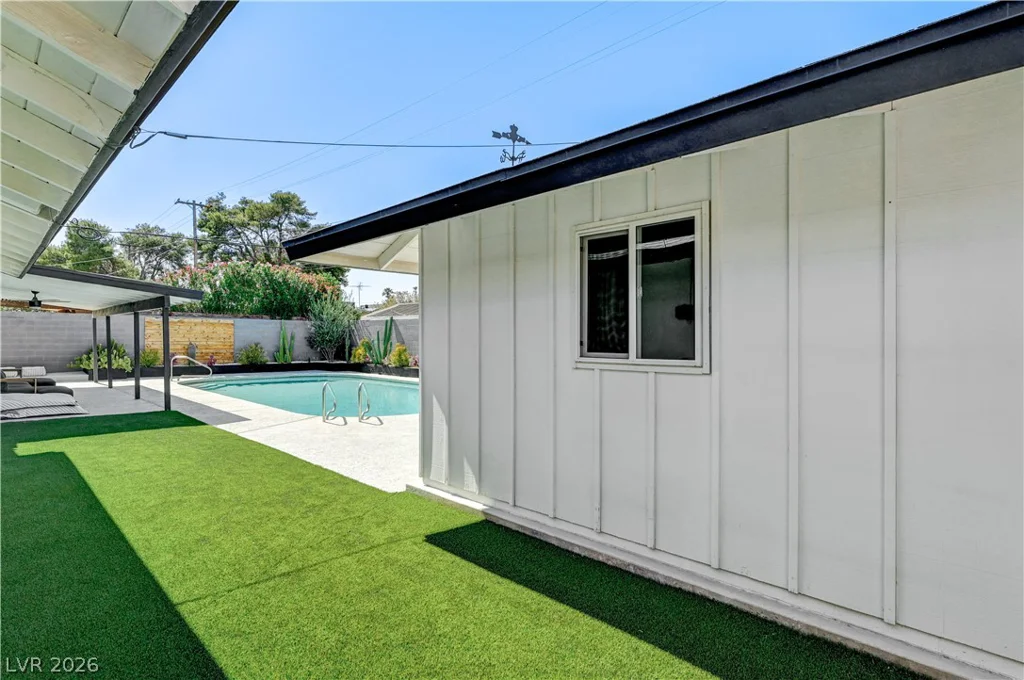 2704 Gilmary, Las Vegas, NV 89102