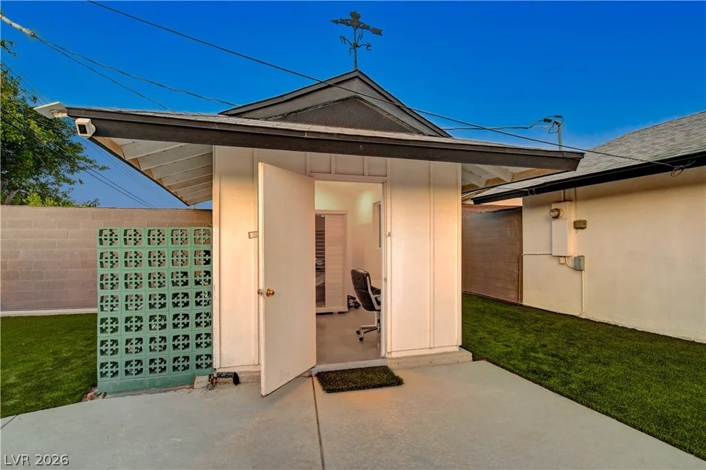 2704 Gilmary, Las Vegas, NV 89102