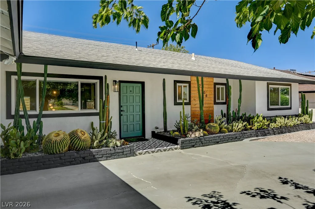2704 Gilmary, Las Vegas, NV 89102