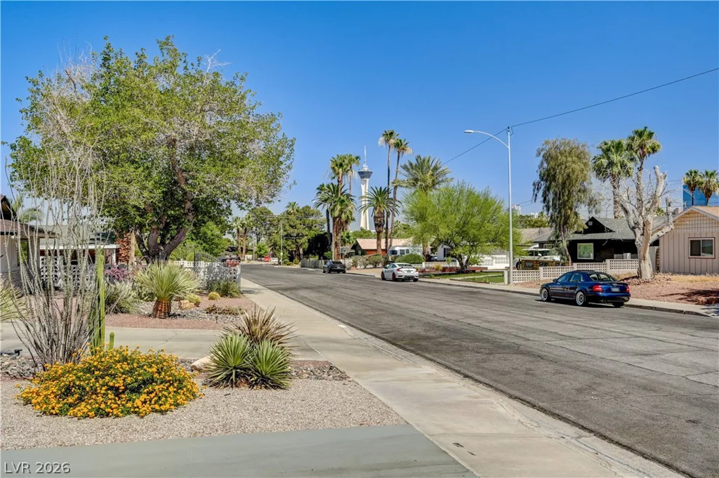 2704 Gilmary, Las Vegas, NV 89102