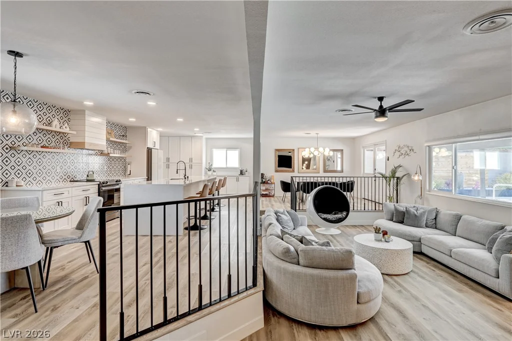 2704 Gilmary, Las Vegas, NV 89102