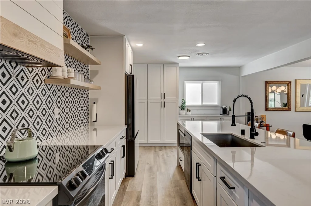 2704 Gilmary, Las Vegas, NV 89102
