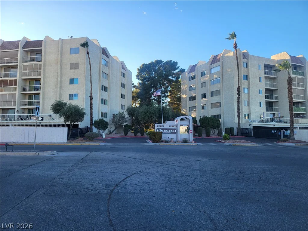 750 Royal Crest, Las Vegas, NV 89169
