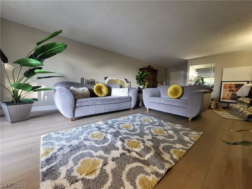 750 Royal Crest, Las Vegas, NV 89169