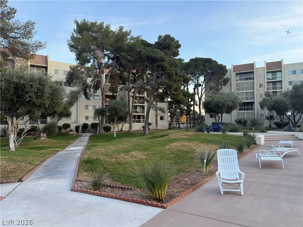 750 Royal Crest, Las Vegas, NV 89169