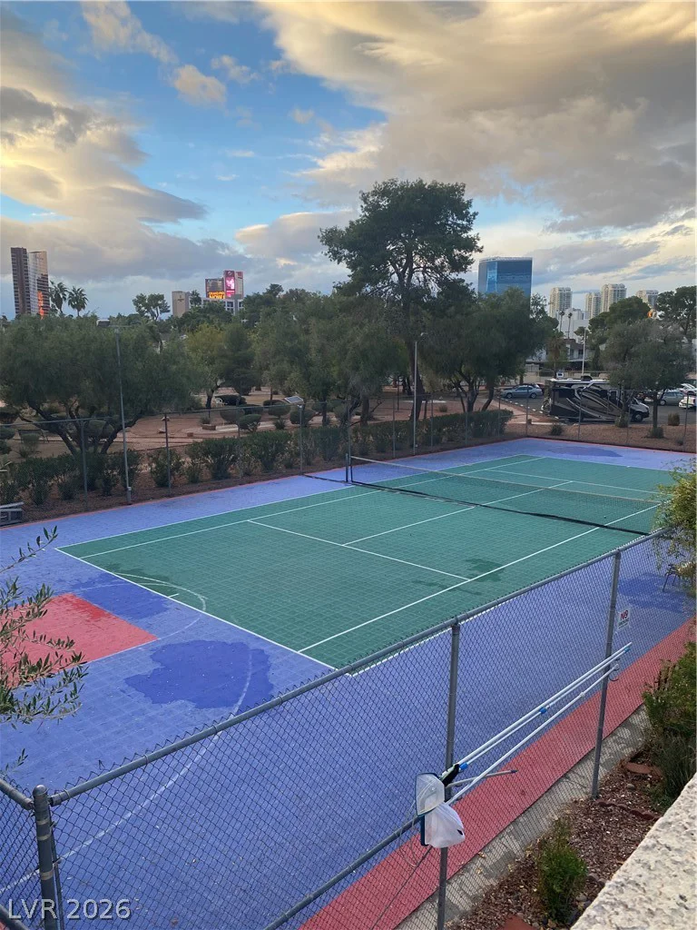 750 Royal Crest, Las Vegas, NV 89169