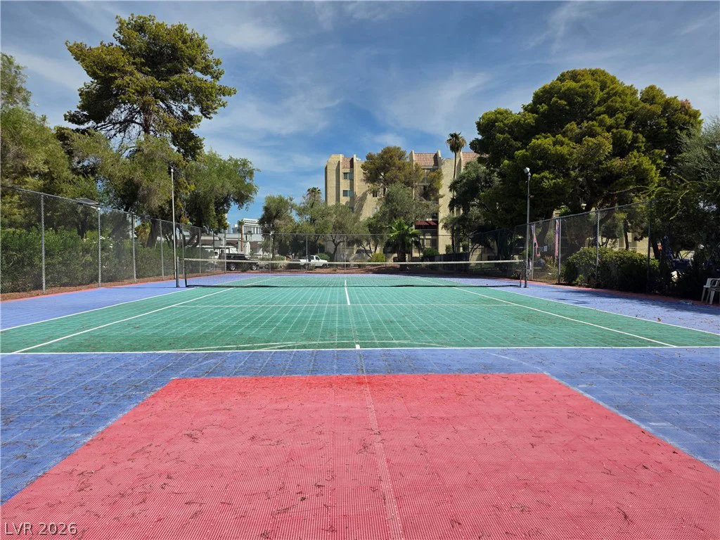 750 Royal Crest, Las Vegas, NV 89169