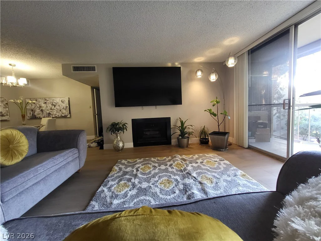 750 Royal Crest, Las Vegas, NV 89169