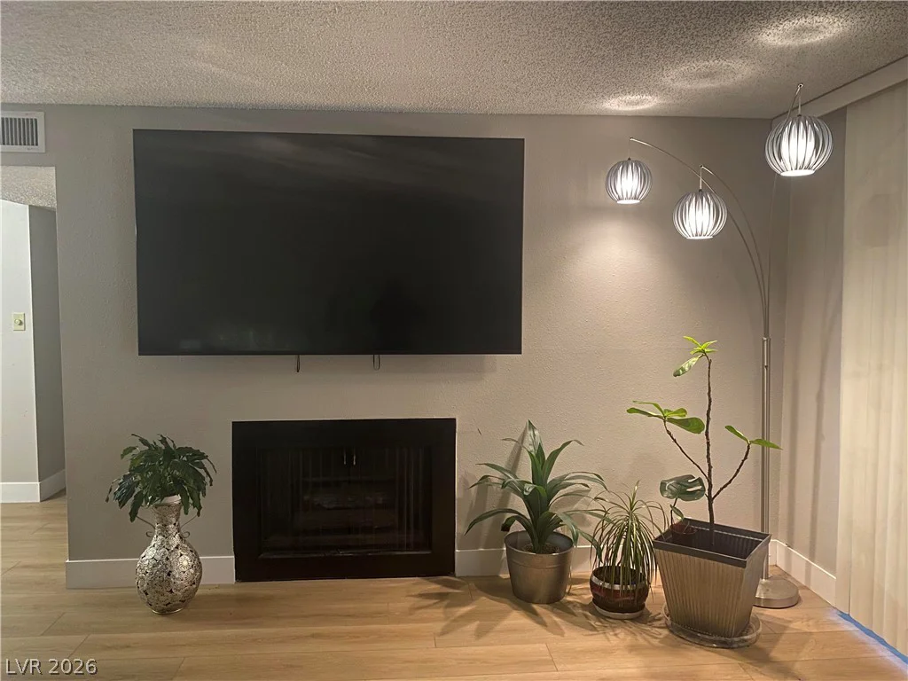 750 Royal Crest, Las Vegas, NV 89169