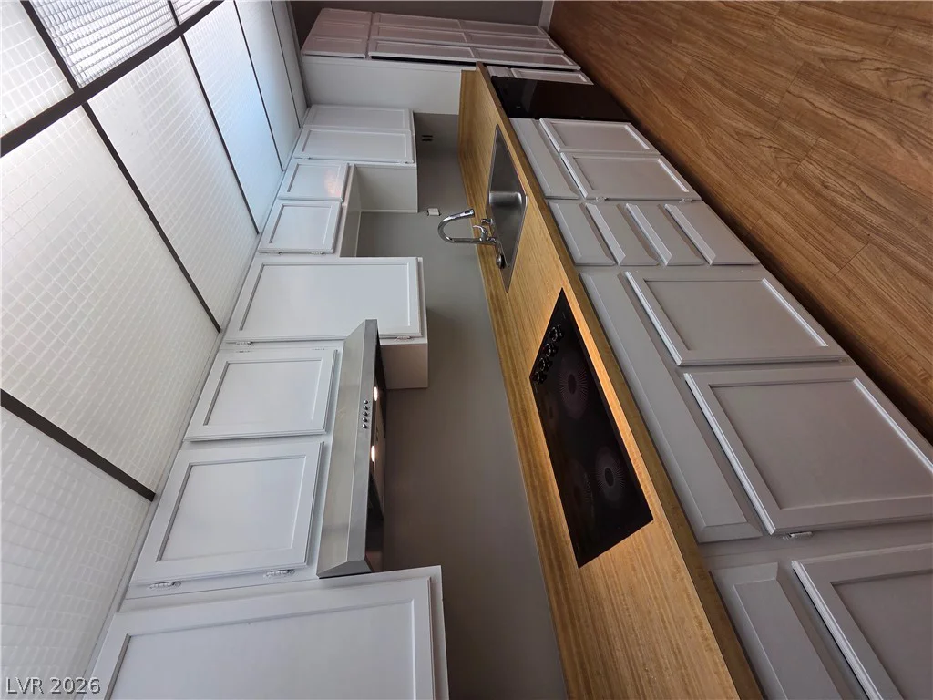 750 Royal Crest, Las Vegas, NV 89169
