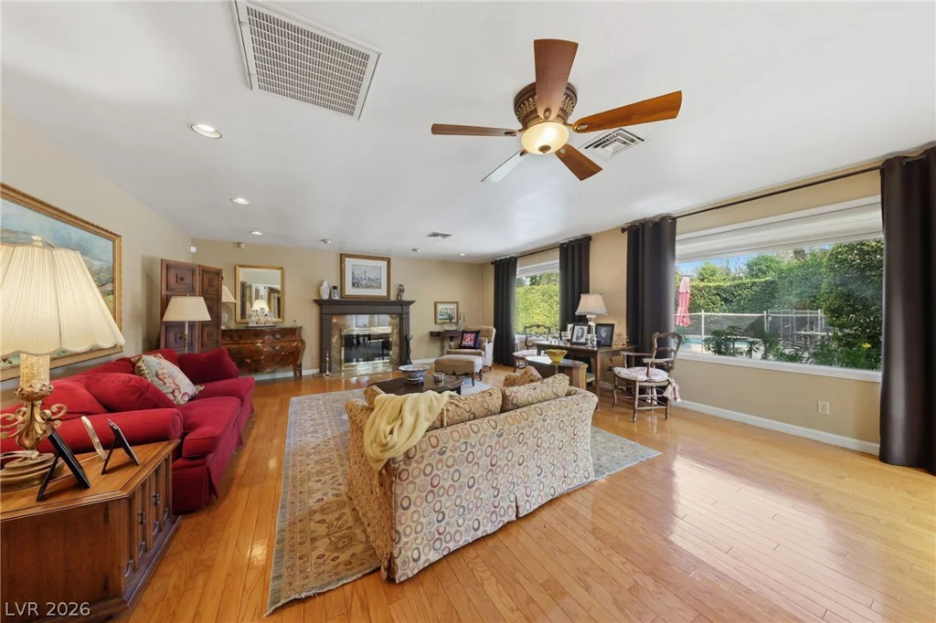 221 Rosemary, Las Vegas, NV 89107