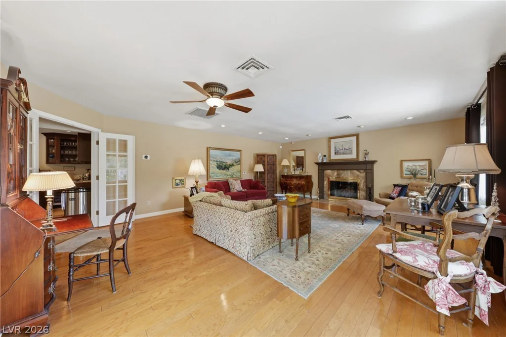 221 Rosemary, Las Vegas, NV 89107