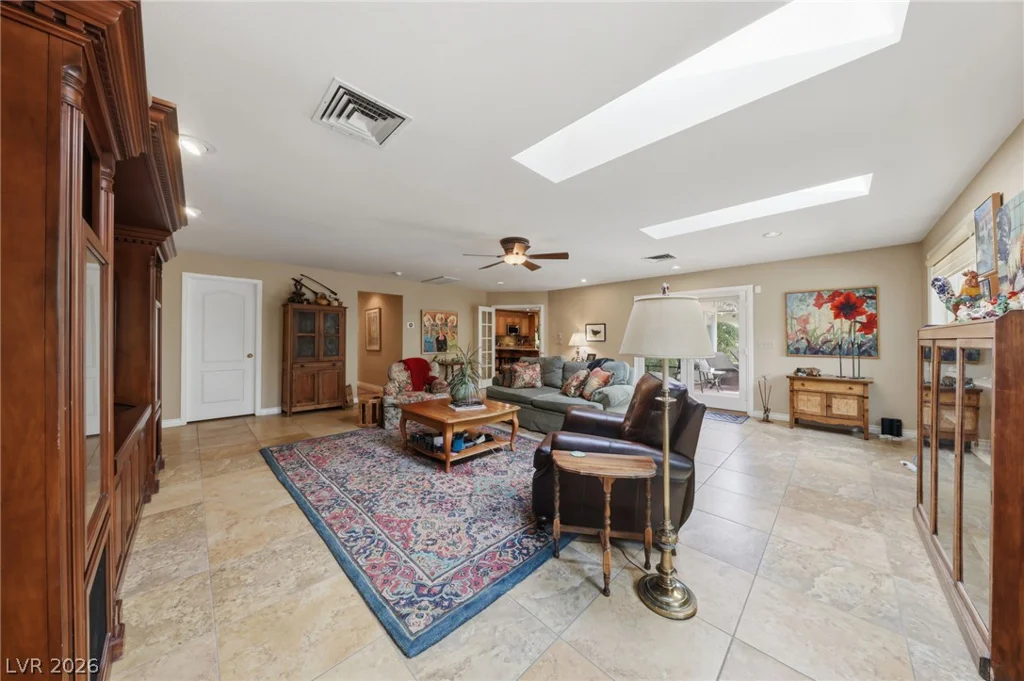 221 Rosemary, Las Vegas, NV 89107
