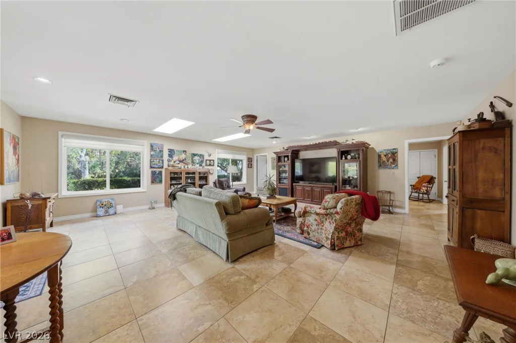 221 Rosemary, Las Vegas, NV 89107