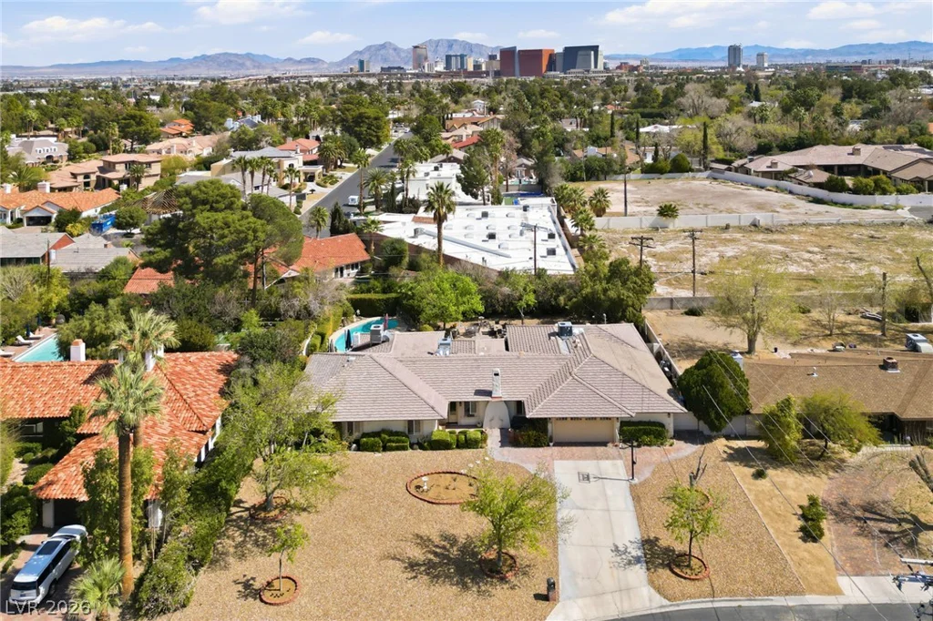 221 Rosemary, Las Vegas, NV 89107